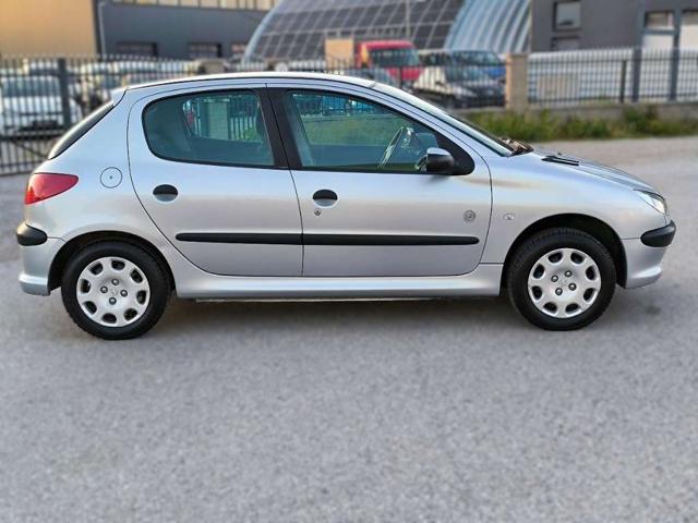 PEUGEOT 206 usata, con Alzacristalli elettrici