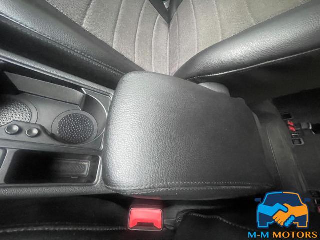 VOLKSWAGEN Touran usata, con Bracciolo