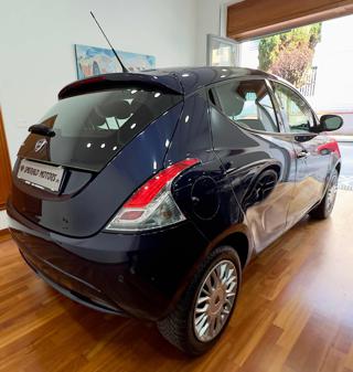 LANCIA Ypsilon usata, con Autoradio