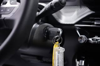PEUGEOT 2008 usata, con Luci diurne LED
