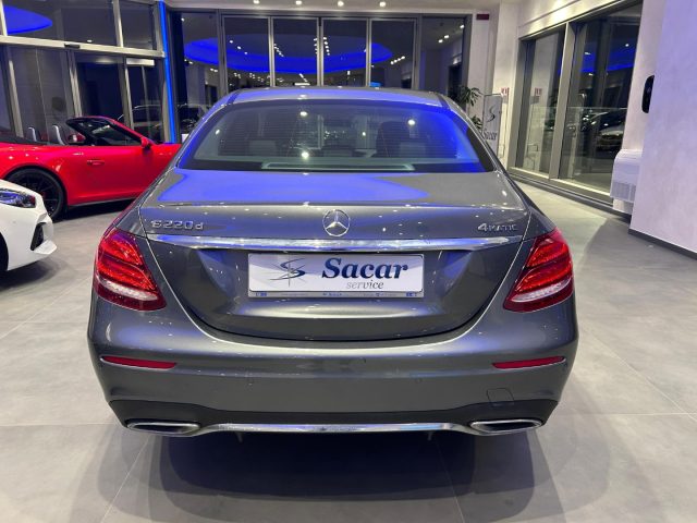MERCEDES-BENZ E 220 usata, con Alzacristalli elettrici