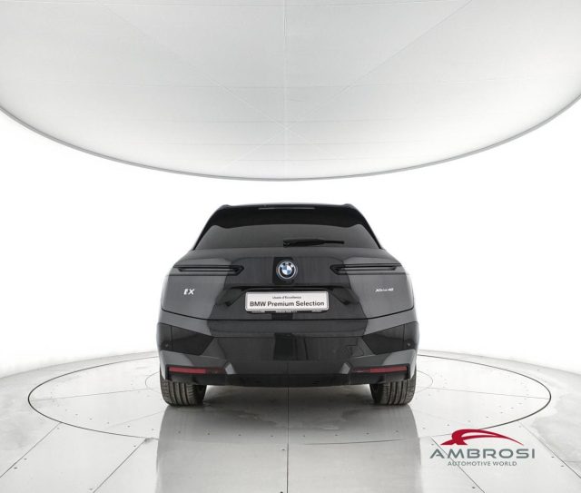 BMW iX usata 5