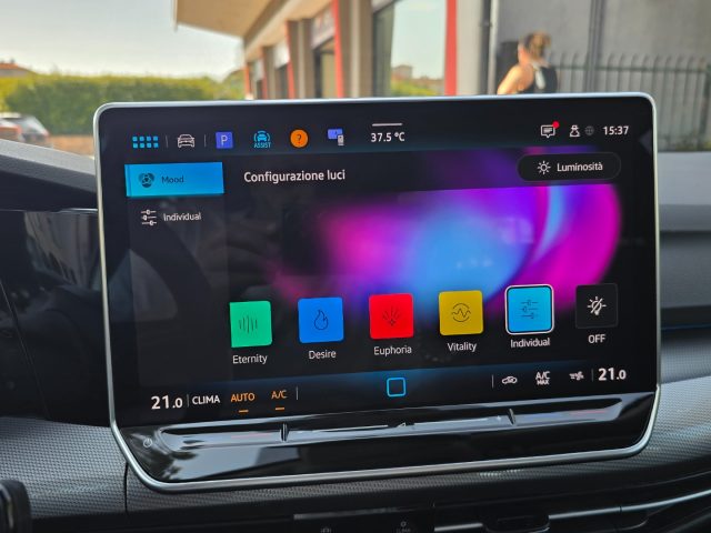VOLKSWAGEN Golf usata, con Chiamata automatica per emergenze
