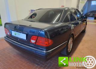 MERCEDES-BENZ E 200 usata, con Airbag laterali