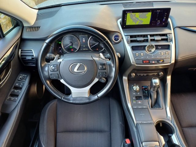 LEXUS NX 300 usata, con Park Distance Control