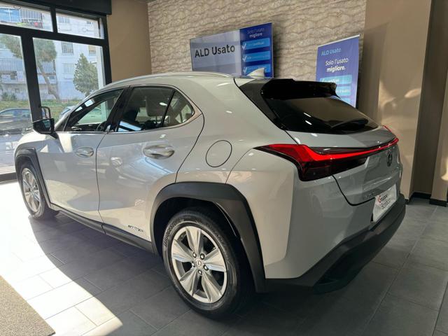LEXUS UX 250h usata, con Cerchi in lega