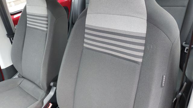 VOLKSWAGEN up! usata, con Autoradio