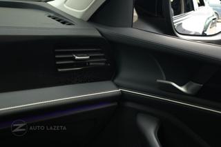 VOLKSWAGEN Passat usata, con Fari LED