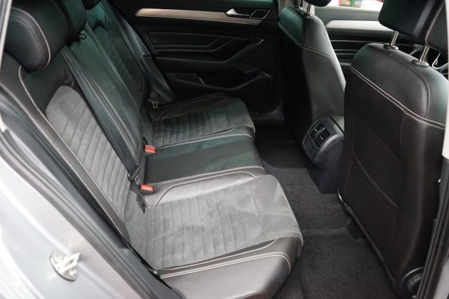 VOLKSWAGEN Passat Variant usata, con Bracciolo