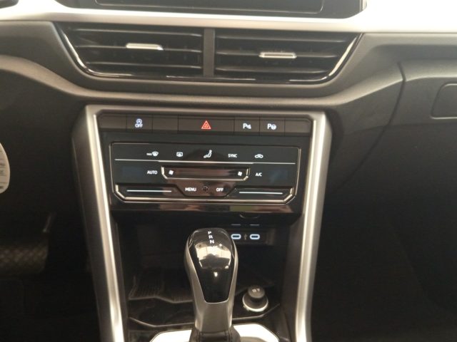 VOLKSWAGEN T-Roc usata 12