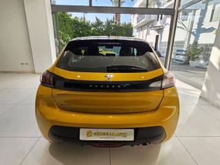 PEUGEOT 208 usata, con Autoradio