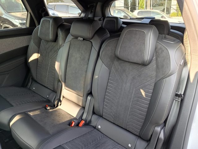 PEUGEOT 5008 usata, con Cerchi in lega