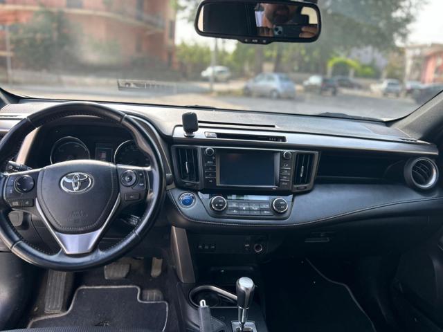 TOYOTA RAV 4 MY23 usata, con Fendinebbia