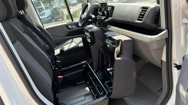 VOLKSWAGEN Crafter usata, con Frenata d