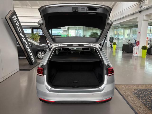 VOLKSWAGEN Passat Variant usata, con Alzacristalli elettrici