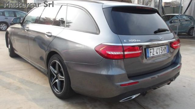 MERCEDES-BENZ E 300 usata, con Airbag laterali