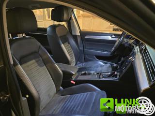 VOLKSWAGEN Passat usata, con Adaptive Cruise Control