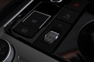 VOLKSWAGEN Touareg usata, con Servosterzo