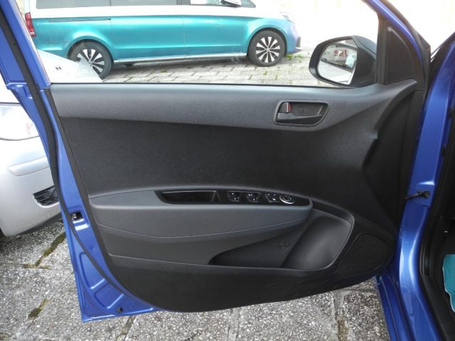 HYUNDAI i10 usata 36