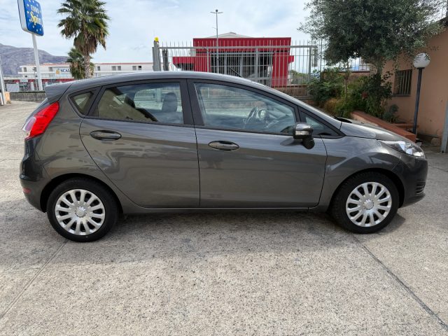 FORD Fiesta usata, con Bluetooth