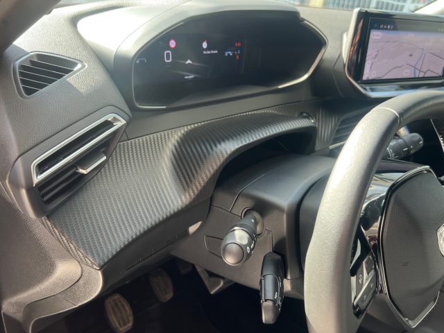 PEUGEOT 2008 usata, con Vetri oscurati