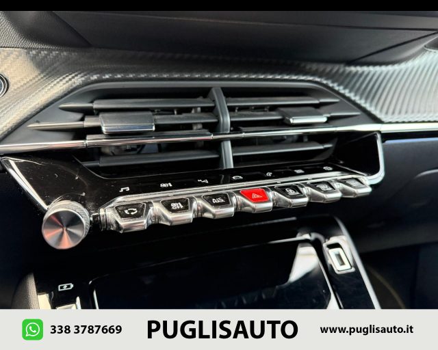 PEUGEOT 2008 usata, con Sensori di parcheggio posteriori