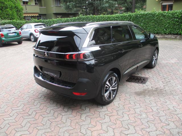 PEUGEOT 5008 usata, con Autoradio
