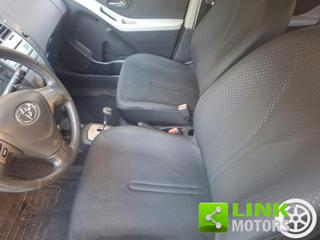 TOYOTA Yaris usata 13