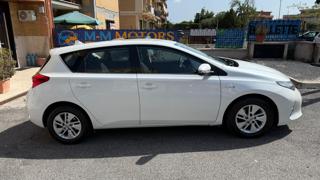 TOYOTA Auris usata, con Autoradio