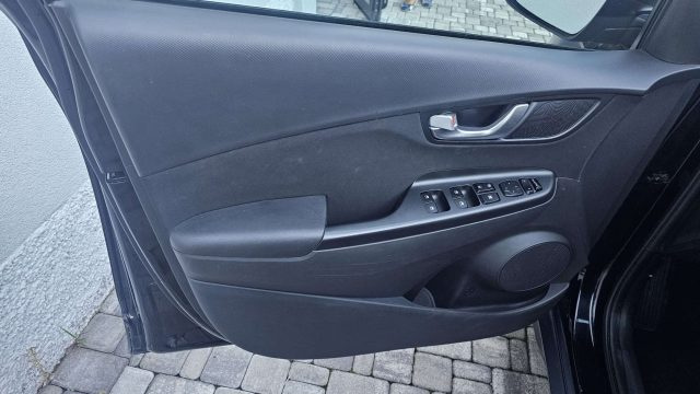 HYUNDAI Kona usata, con Antifurto
