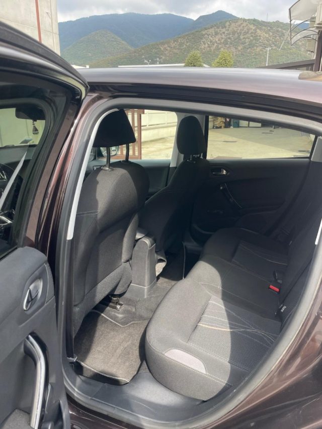 PEUGEOT 208 usata, con Cerchi in lega