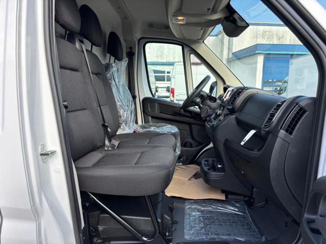 PEUGEOT Boxer usata, con MP3