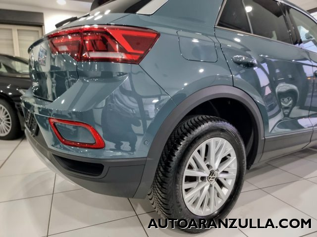 VOLKSWAGEN T-Roc usata, con Autoradio digitale