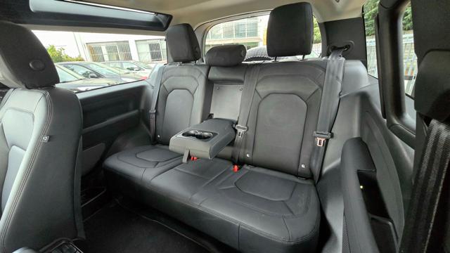 LAND ROVER Defender usata, con Park Distance Control