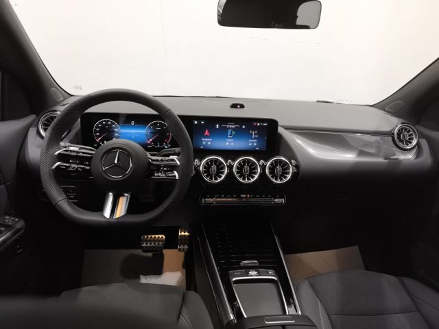MERCEDES-BENZ GLA 200 usata, con Volante multifunzione