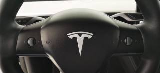 TESLA Model Y usata, con Carica per smartphone a induzione