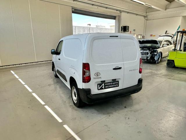 TOYOTA Proace City usata, con Autoradio