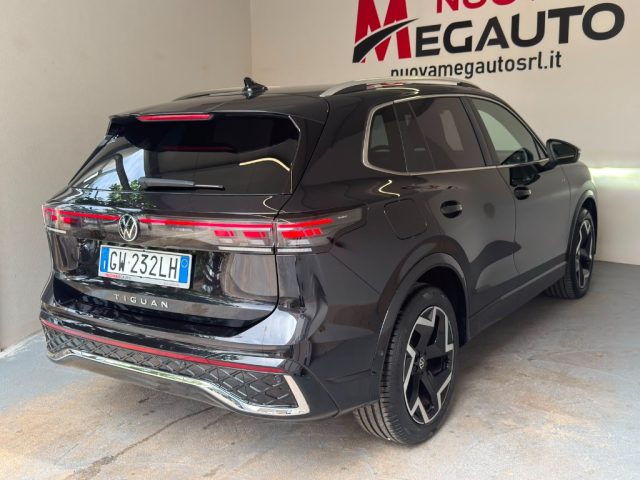 VOLKSWAGEN Tiguan usata, con Autoradio