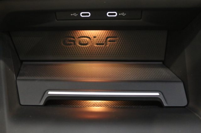 VOLKSWAGEN Golf usata, con Airbag testa