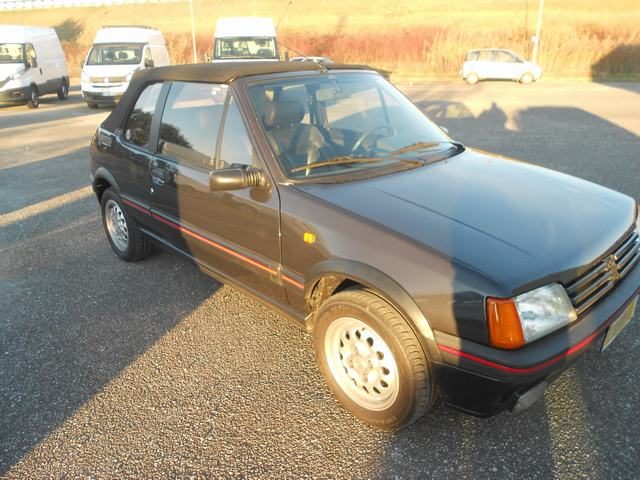 PEUGEOT 205 usata, con Autoradio