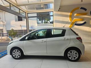 TOYOTA Yaris usata, con Autoradio