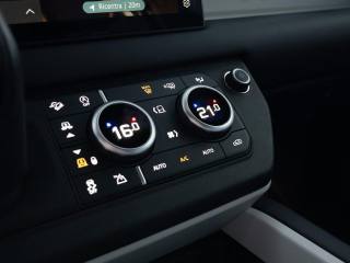 LAND ROVER Defender usata 21