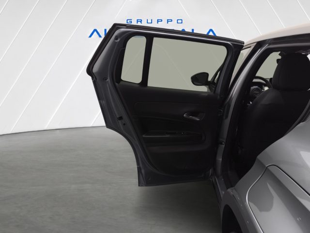 JEEP Avenger usata, con USB