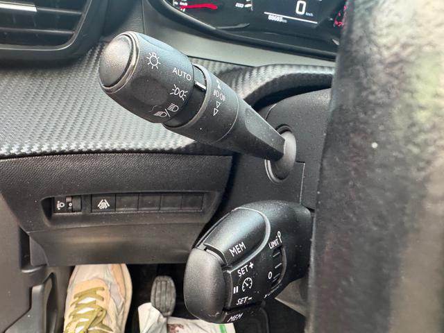 PEUGEOT 2008 usata, con Park Distance Control