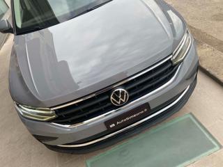 VOLKSWAGEN Tiguan usata, con Leve al volante