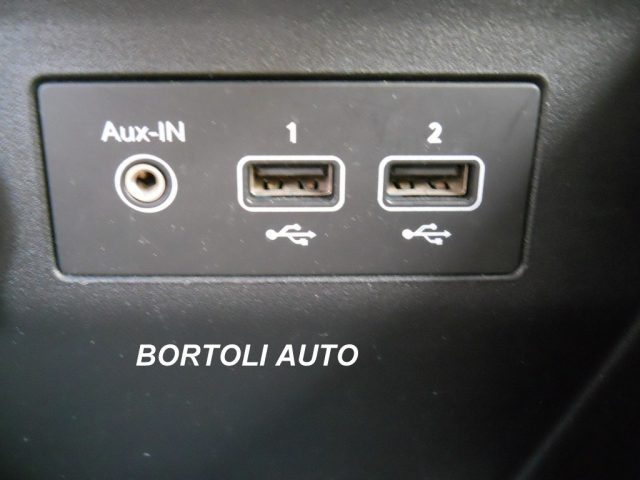 RENAULT Clio usata, con Autoradio digitale