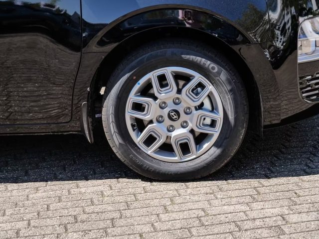 HYUNDAI Staria usata, con Antifurto