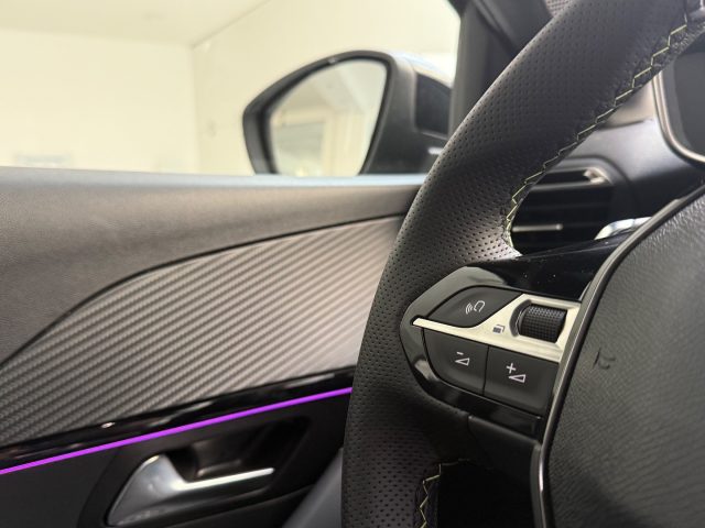 PEUGEOT 208 usata, con USB