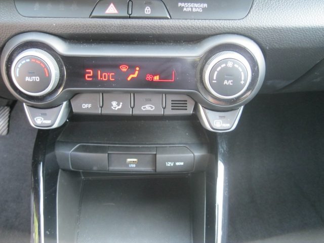 KIA Stonic usata, con Luci diurne LED