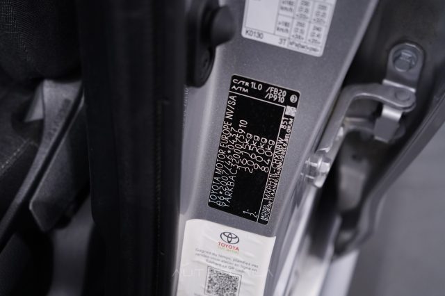 TOYOTA Yaris usata 35